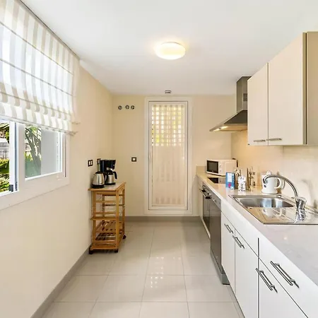 Apartament Beautiful In With Kitchen *